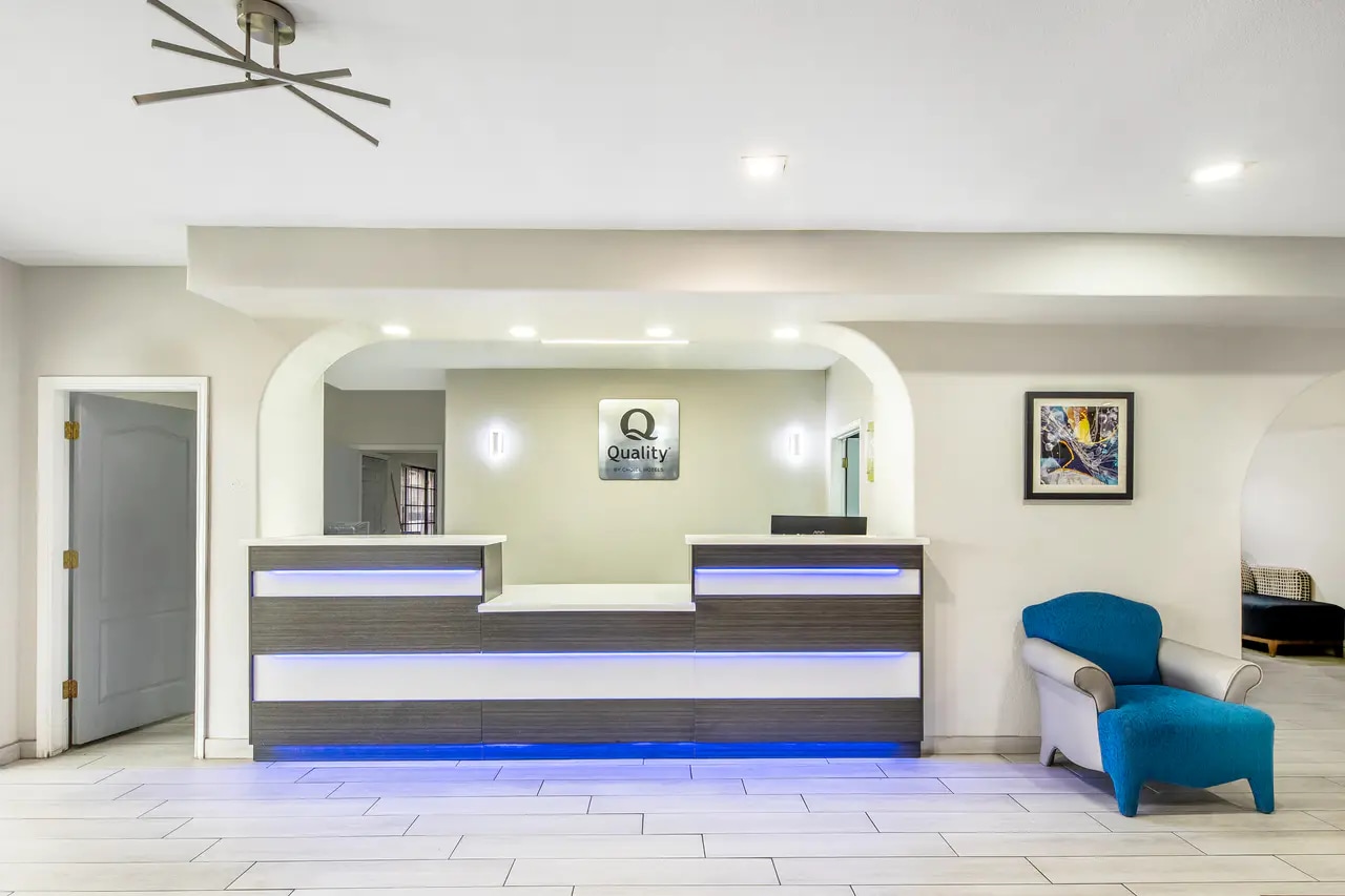 Welcoming Hotel Lobby Welcoming Front Desk