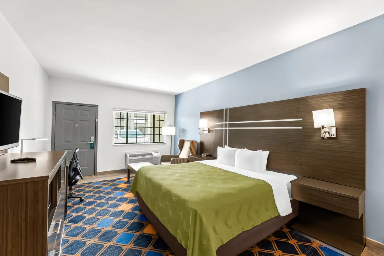 Guest room with king